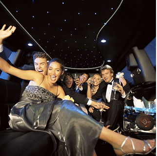 prom group in limo